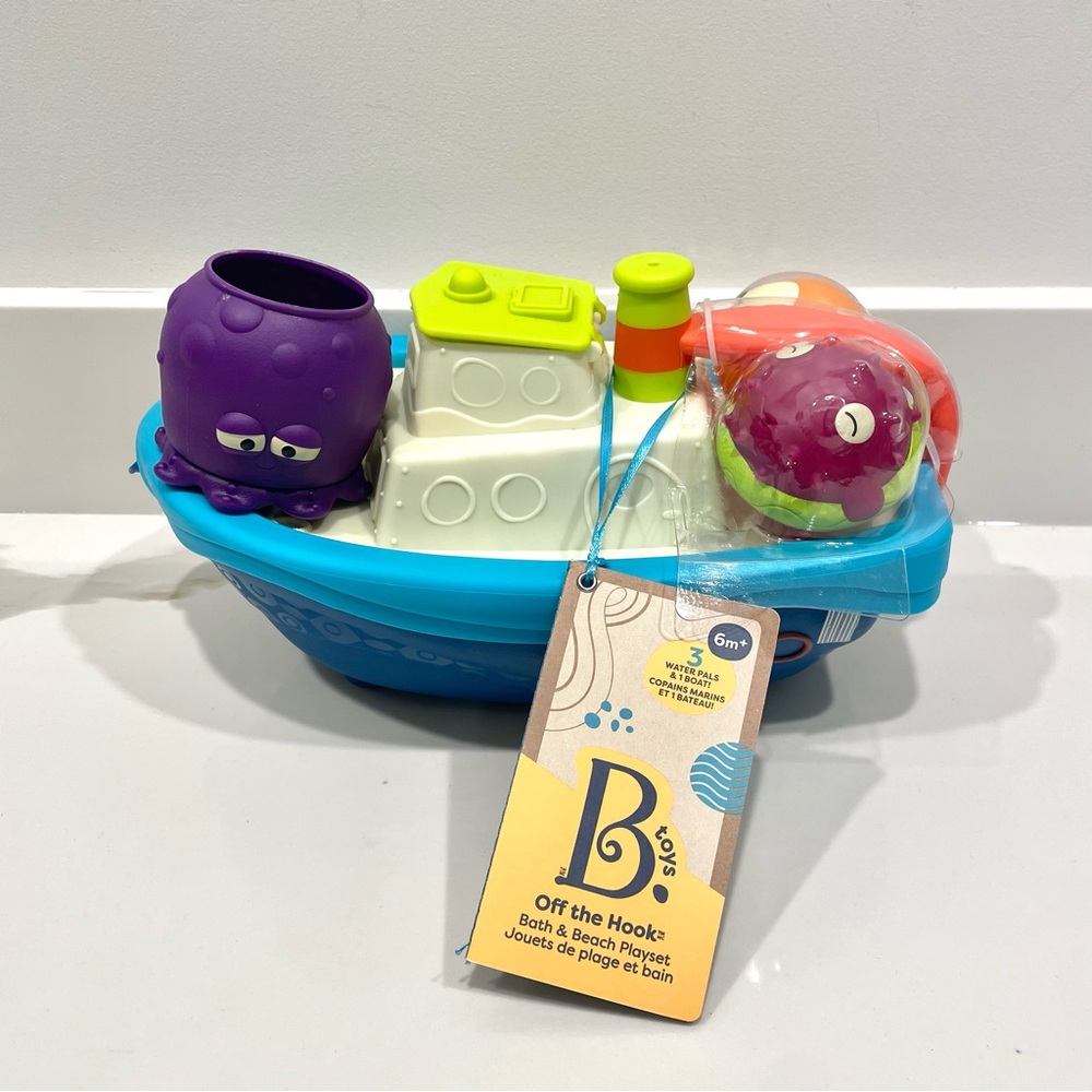 NEW B Toys Off The Hook Bath & Beach Playset
